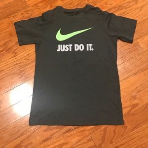 Youth Nike T-shirt. Never work but no tags